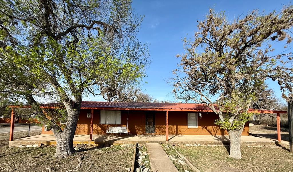 200 N Pecos St, Camp Wood, Texas image 1