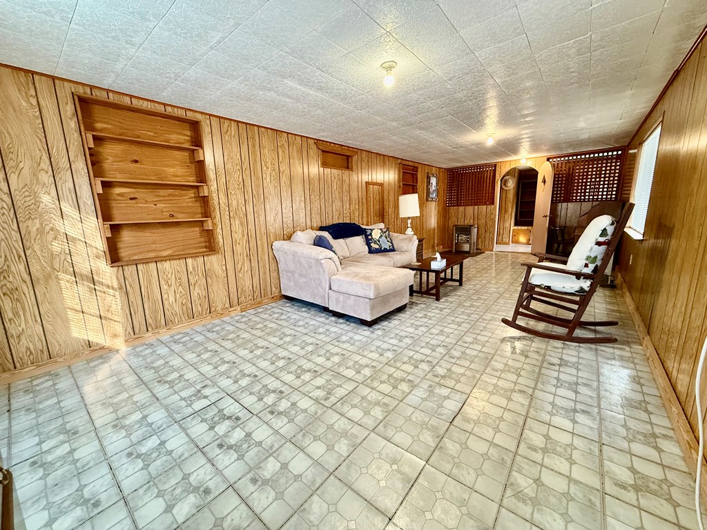 200 N Pecos St, Camp Wood, Texas image 8