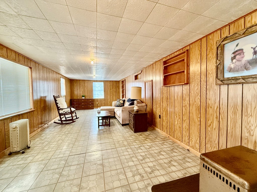 200 N Pecos St, Camp Wood, Texas image 10