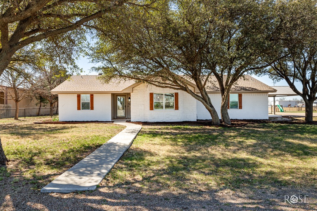 509 W 10th St, Miles, Texas image 2