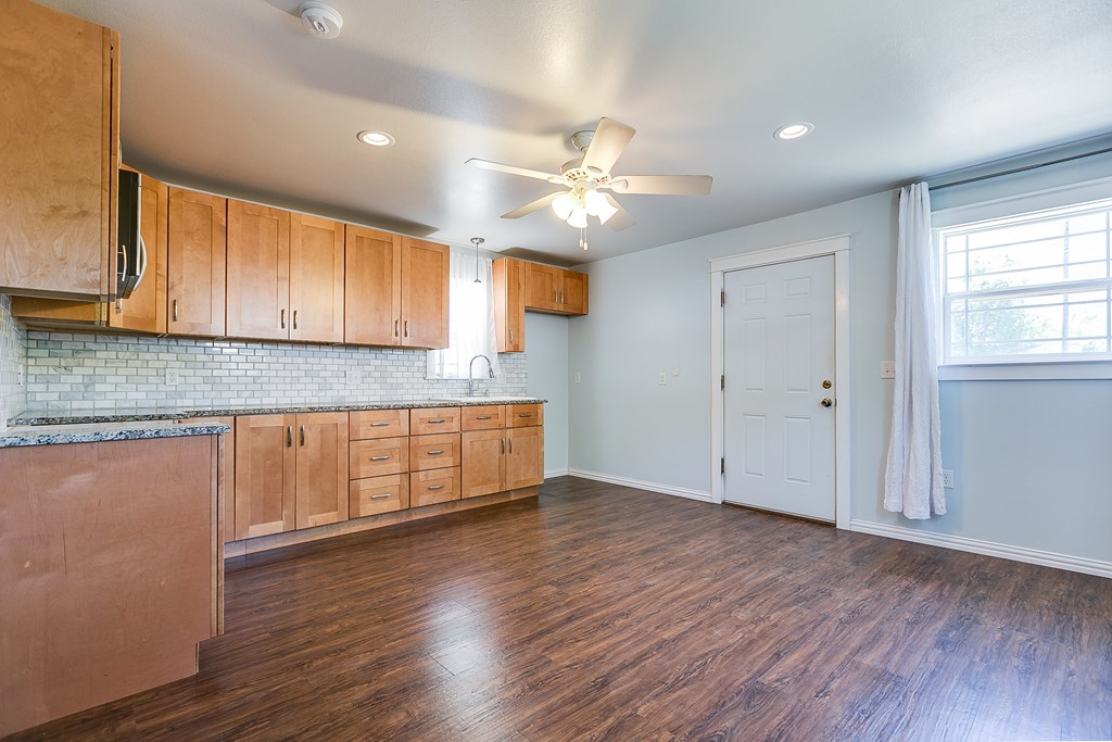 54 E 8th St, San Angelo, Texas image 32