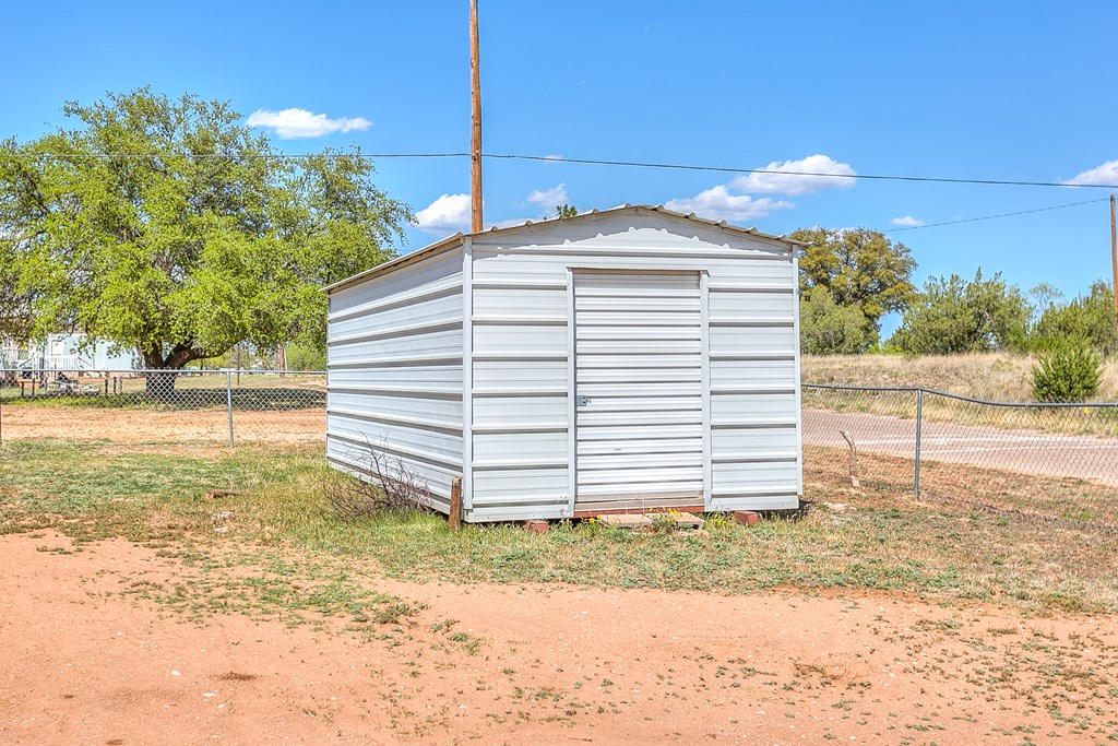 204 W 13th St, Robert Lee, Texas image 27