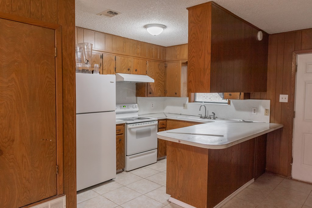 San Angelo, Texas 76904, United States, 4 Bedrooms Bedrooms, ,Residential,Pending,5355