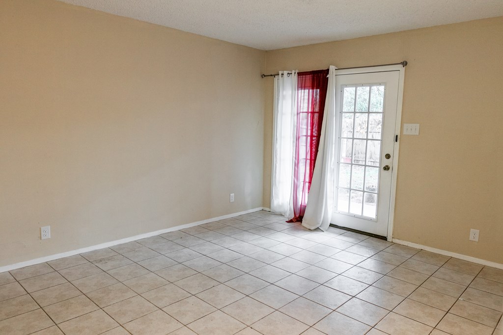 San Angelo, Texas 76904, United States, 4 Bedrooms Bedrooms, ,Residential,Pending,5355