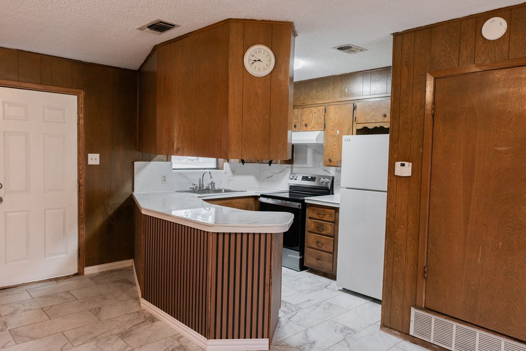 San Angelo, Texas 76904, United States, 4 Bedrooms Bedrooms, ,Residential,Pending,5355