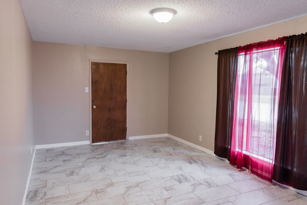 San Angelo, Texas 76904, United States, 4 Bedrooms Bedrooms, ,Residential,Pending,5355