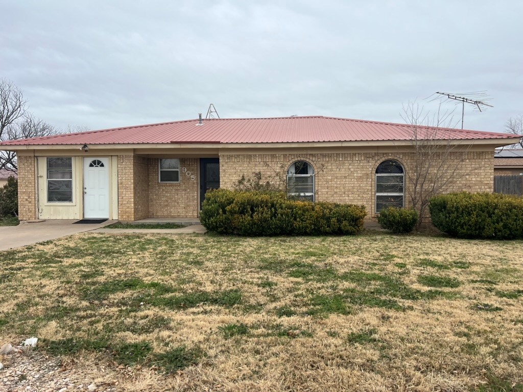 905 Ave D, Ballinger, Texas image 2