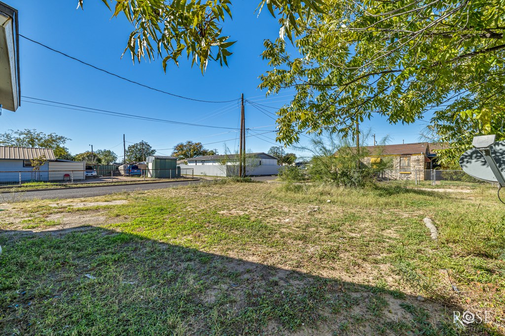 38 W 13th St, San Angelo, Texas image 24