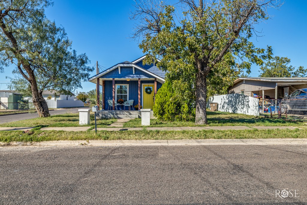 38 W 13th St, San Angelo, Texas image 4