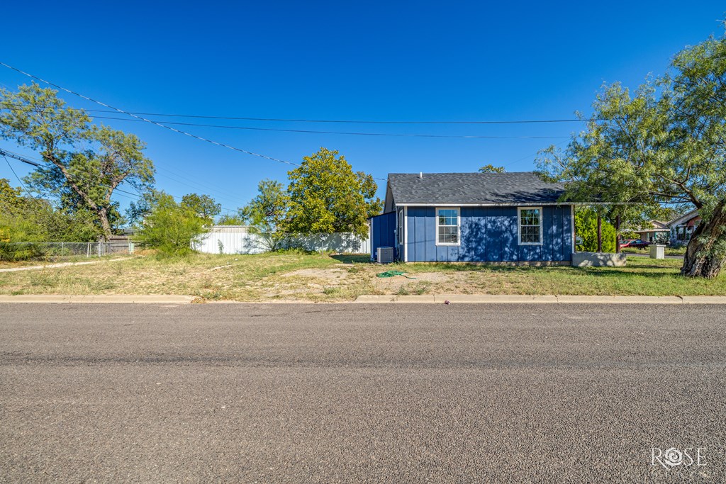 38 W 13th St, San Angelo, Texas image 25