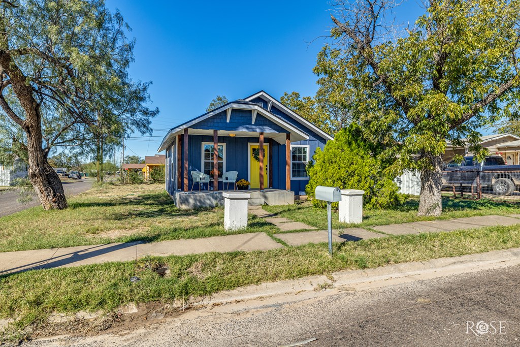 38 W 13th St, San Angelo, Texas image 3