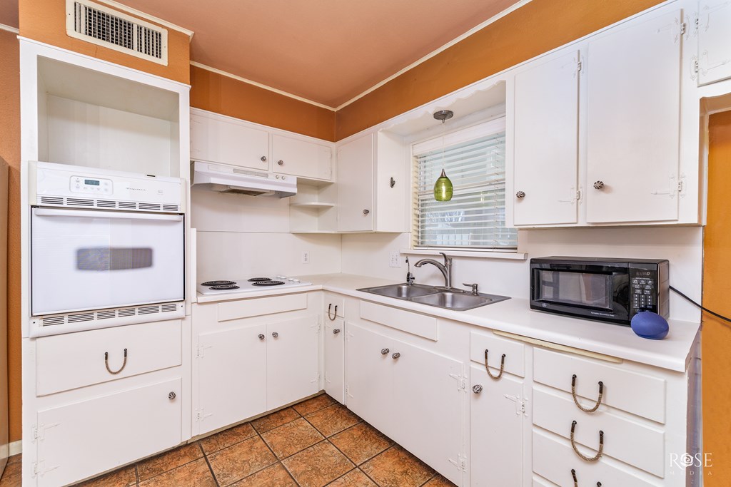 2018 St Mary St, San Angelo, Texas image 8