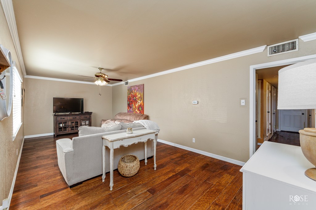 2018 St Mary St, San Angelo, Texas image 6