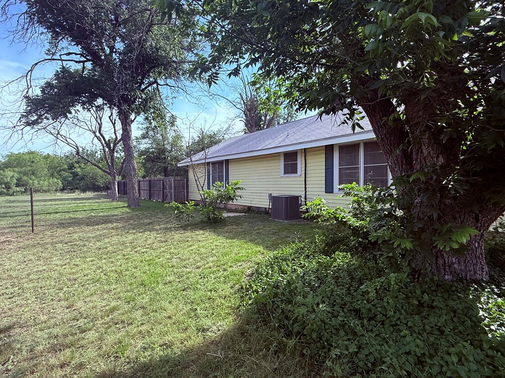 714 Duke St, Eden, Texas image 7