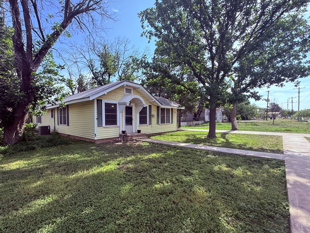 714 Duke St, Eden, Texas image 6