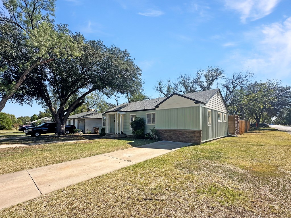 2319 W Concho Ave, San Angelo, Texas image 2