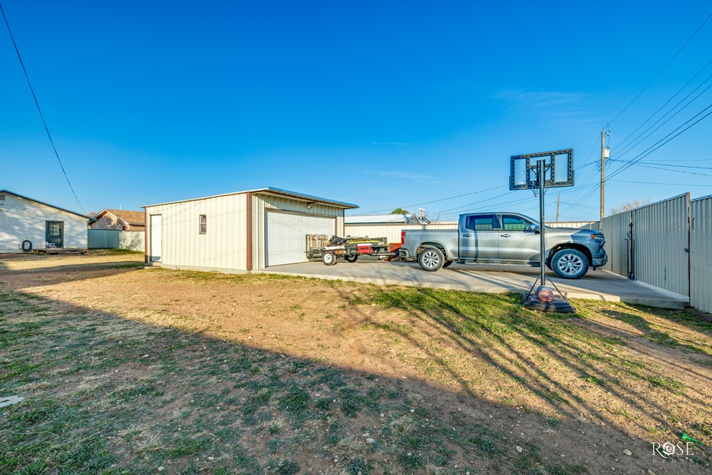 909 E 41st St, San Angelo, Texas image 32