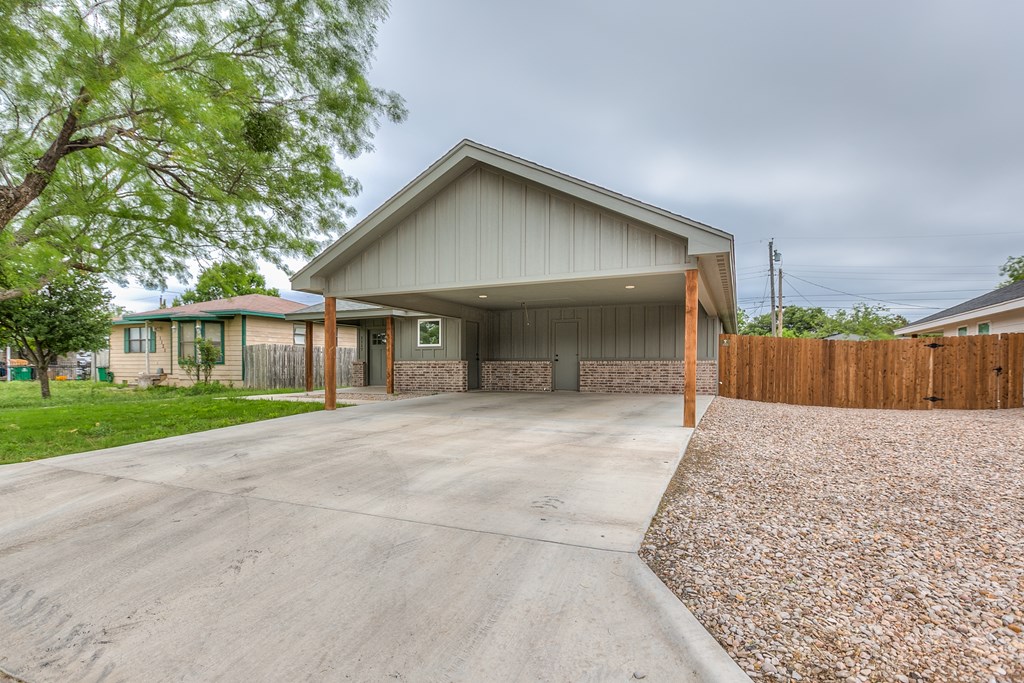 1117 E 26th St, San Angelo, Texas image 2