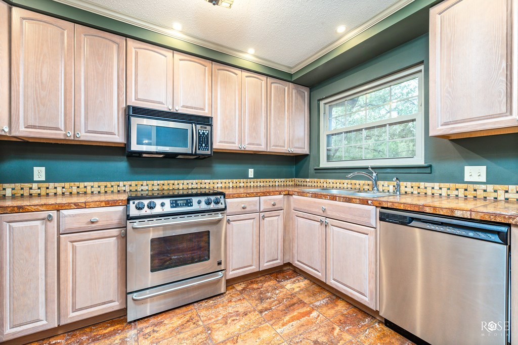 San Angelo, Texas 76901, United States, 2 Bedrooms Bedrooms, ,2 BathroomsBathrooms,Residential,Pending,68712