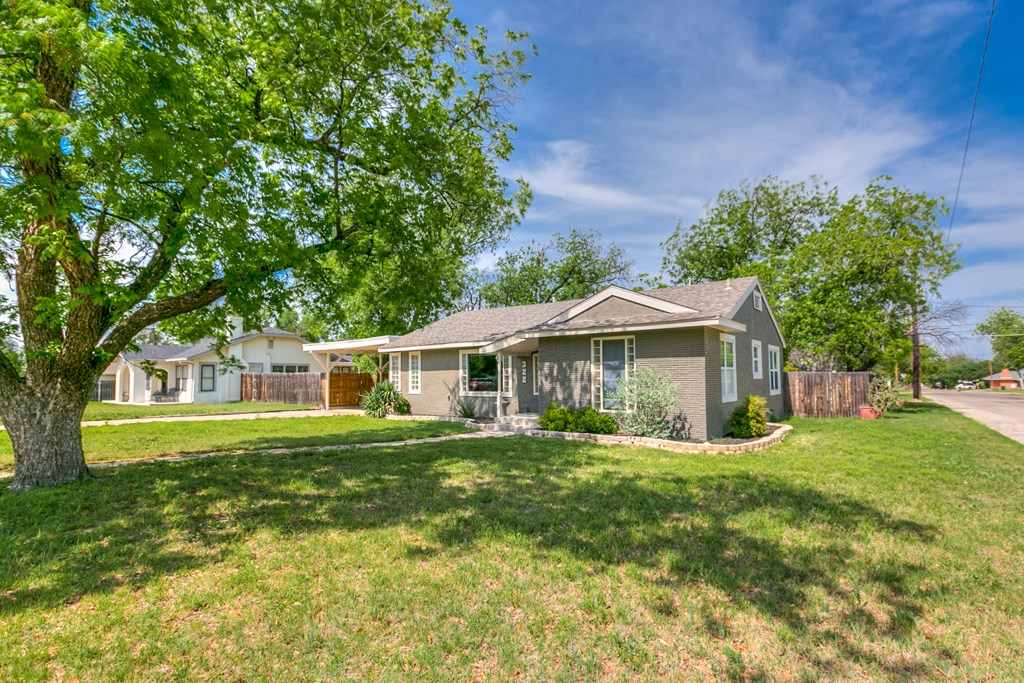322 S Madison St, San Angelo, Texas image 2