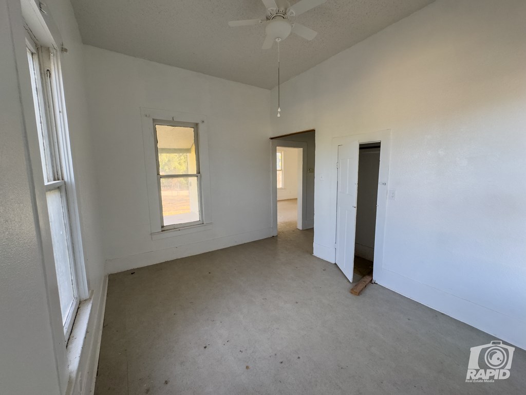 901 S Walnut St, Brady, Texas image 22