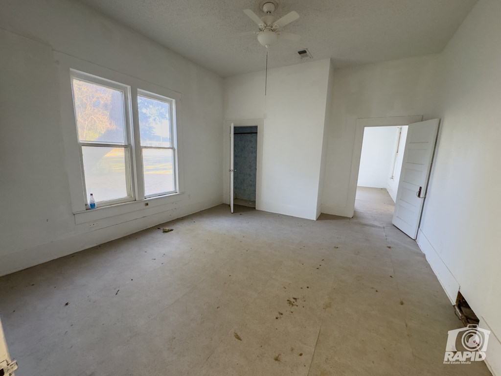 901 S Walnut St, Brady, Texas image 17