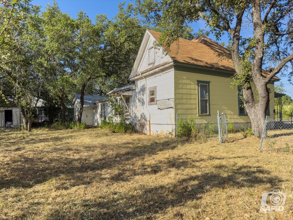 901 S Walnut St, Brady, Texas image 9