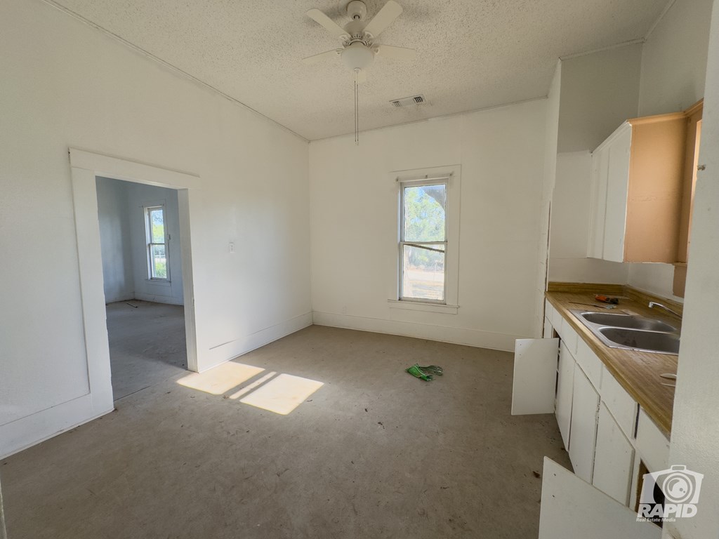 901 S Walnut St, Brady, Texas image 15