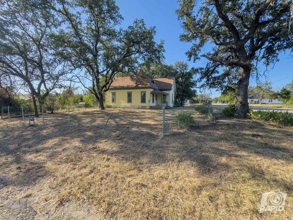 901 S Walnut St, Brady, Texas image 7