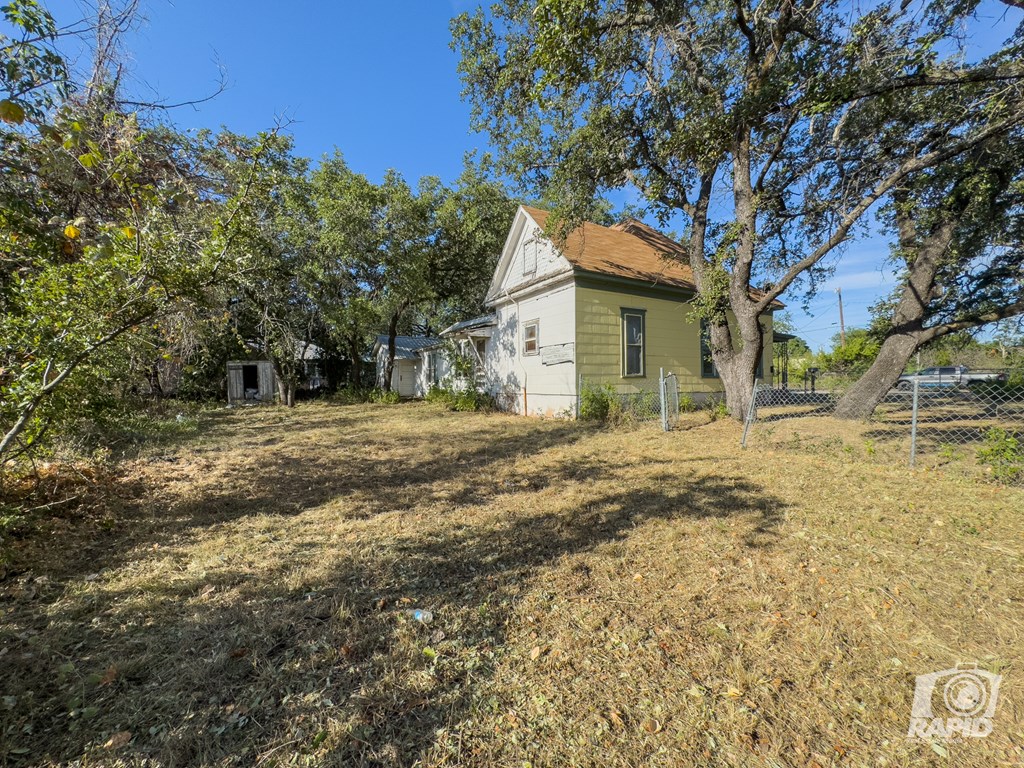 901 S Walnut St, Brady, Texas image 8