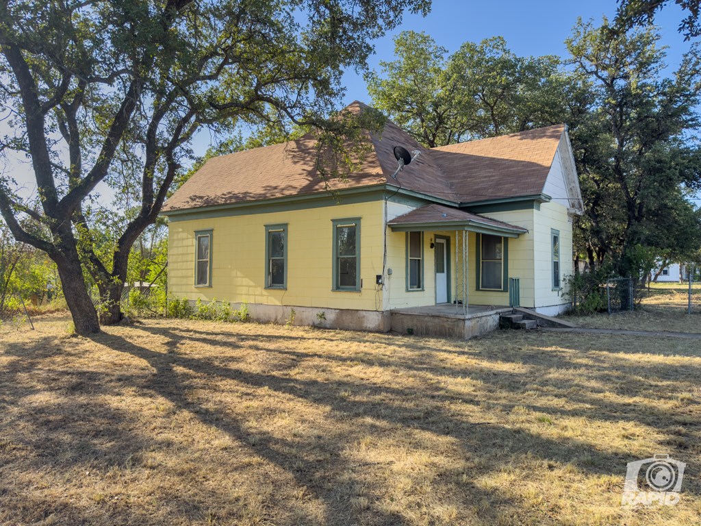 901 S Walnut St, Brady, Texas image 6