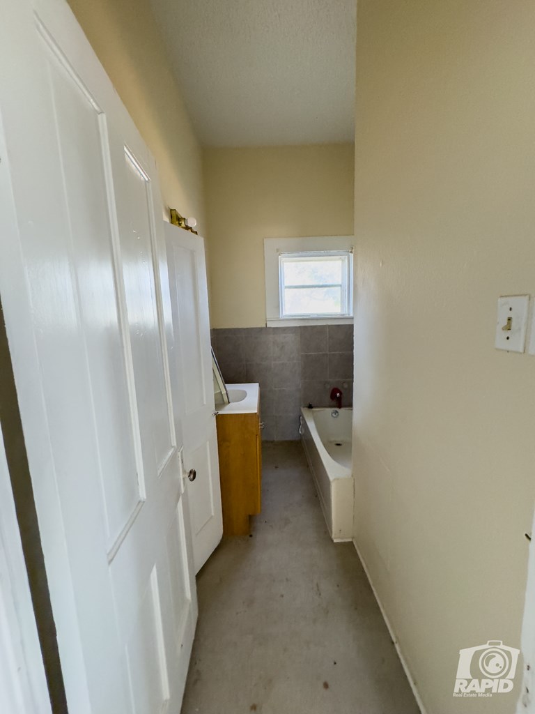 901 S Walnut St, Brady, Texas image 20