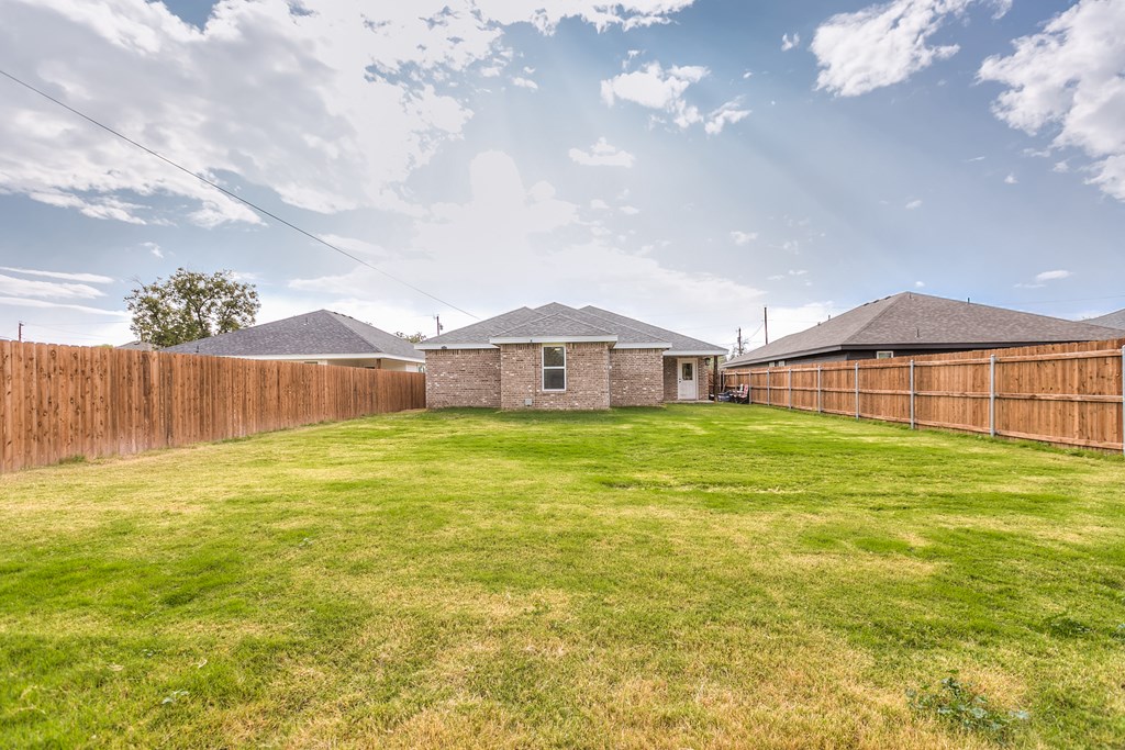 112 Medina St, San Angelo, Texas image 32