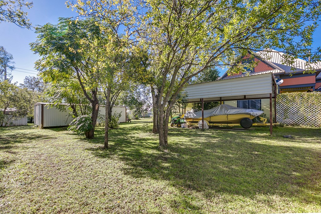 1009 8th St, Ballinger, Texas image 37