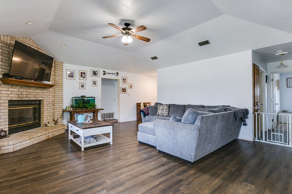3634 Oak Creek Dr, San Angelo, Texas image 4