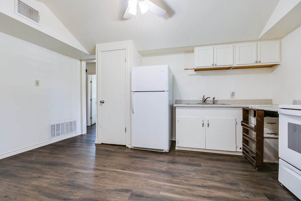 2113 S Hill St, San Angelo, Texas image 13