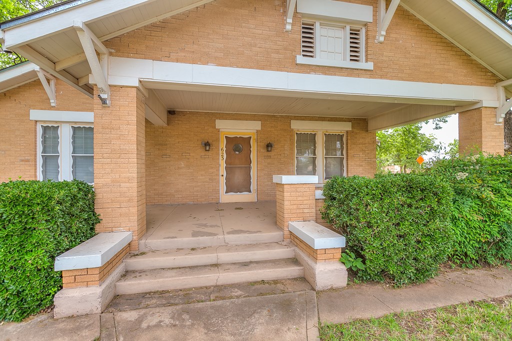 623 S Washington St, Bronte, Texas image 3