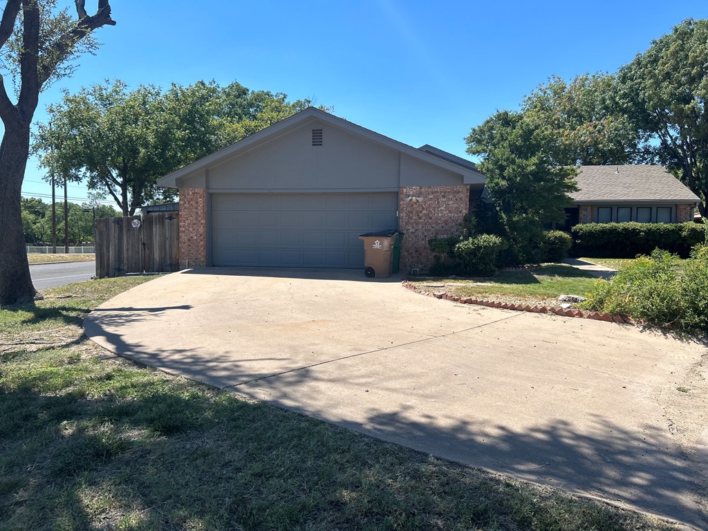 2114 Birdie Court, San Angelo, Texas image 2