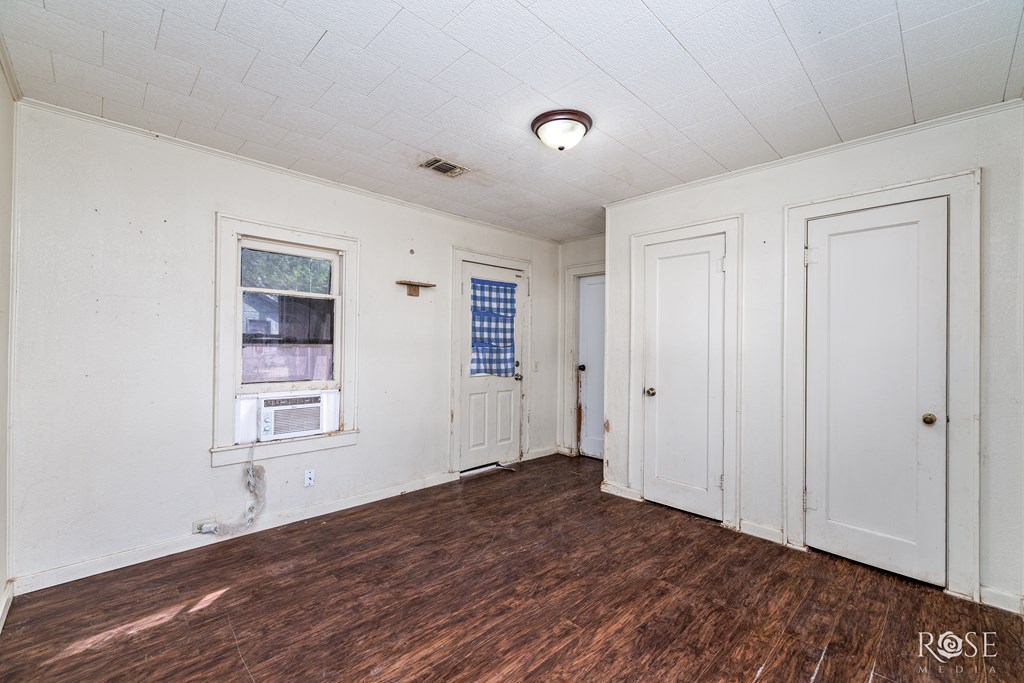 108 W College Ave, Sonora, Texas image 19