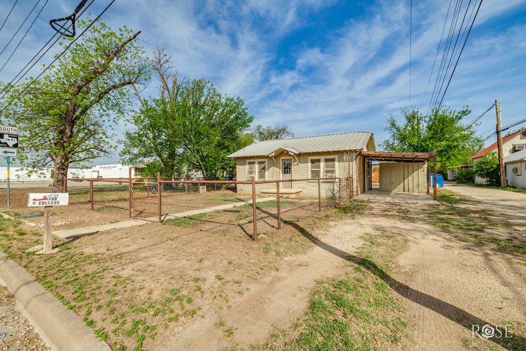 108 W College Ave, Sonora, Texas image 3
