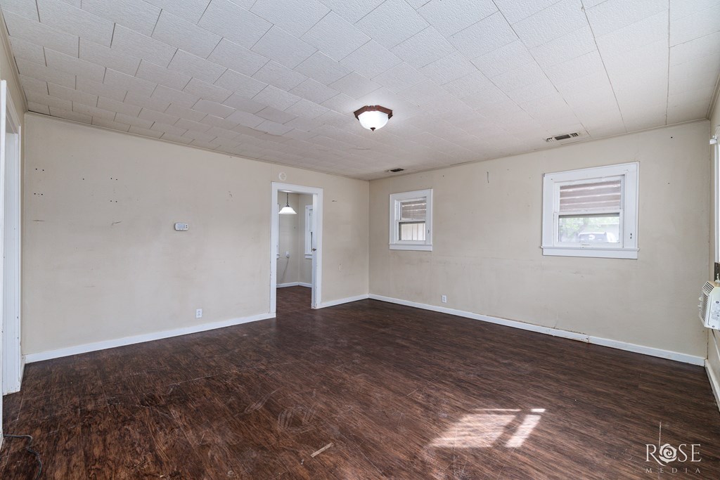 108 W College Ave, Sonora, Texas image 7