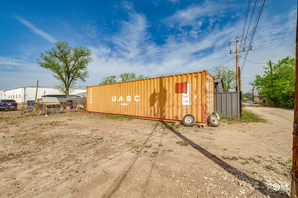 108 W College Ave, Sonora, Texas image 24