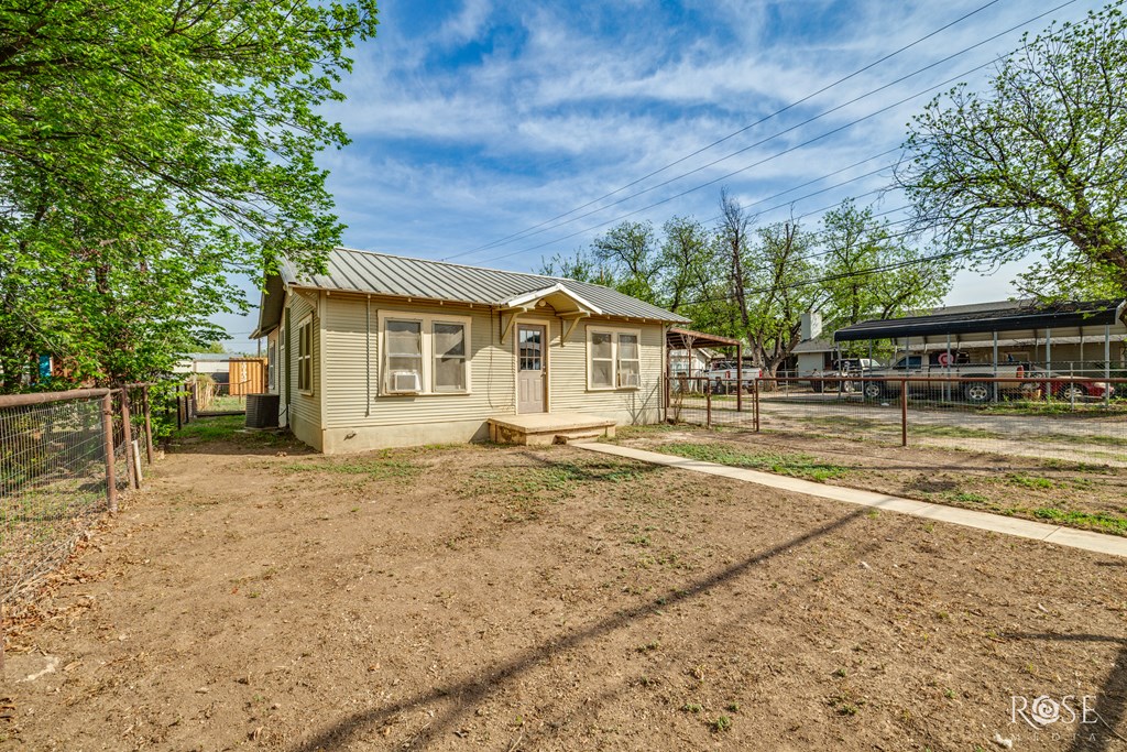 108 W College Ave, Sonora, Texas image 5