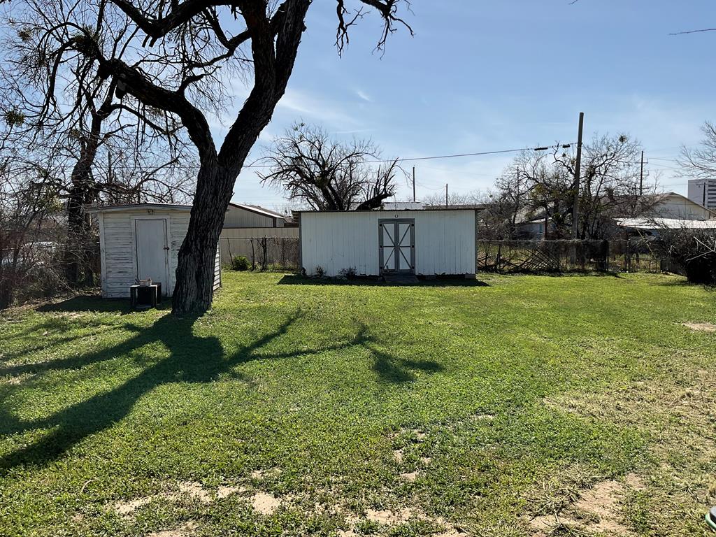 709 E Harris Ave, San Angelo, Texas image 20