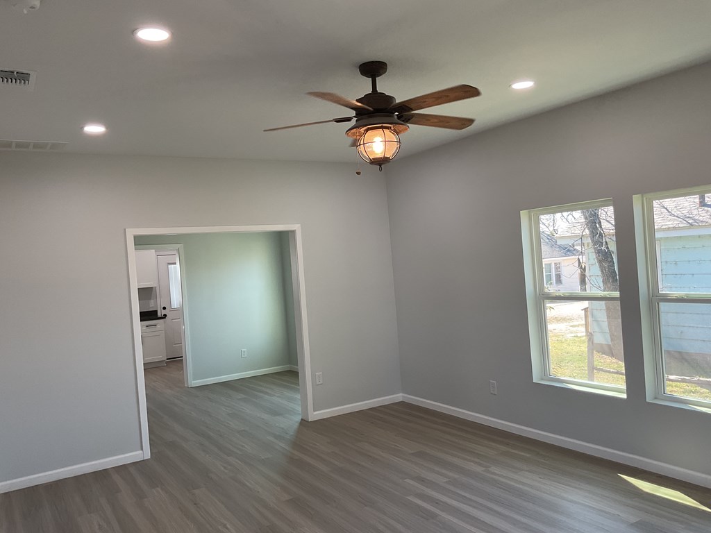 709 E Harris Ave, San Angelo, Texas image 6