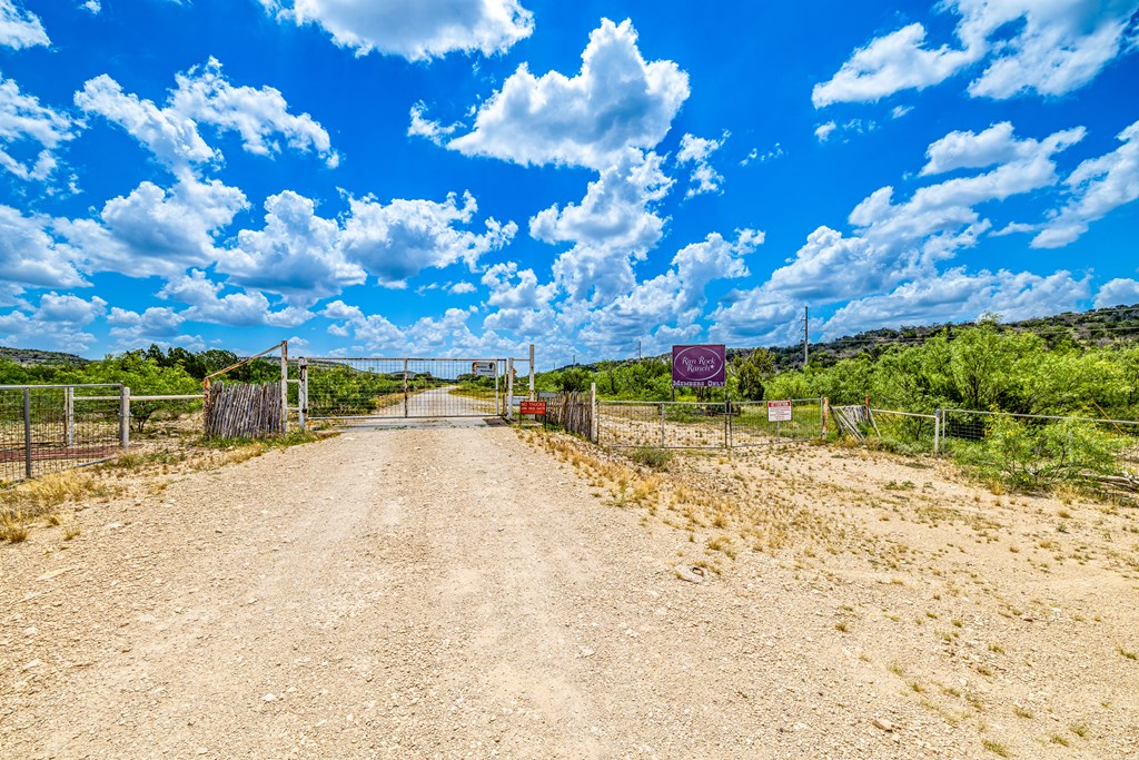 935 Deer Run Rd, Ozona, Texas image 2