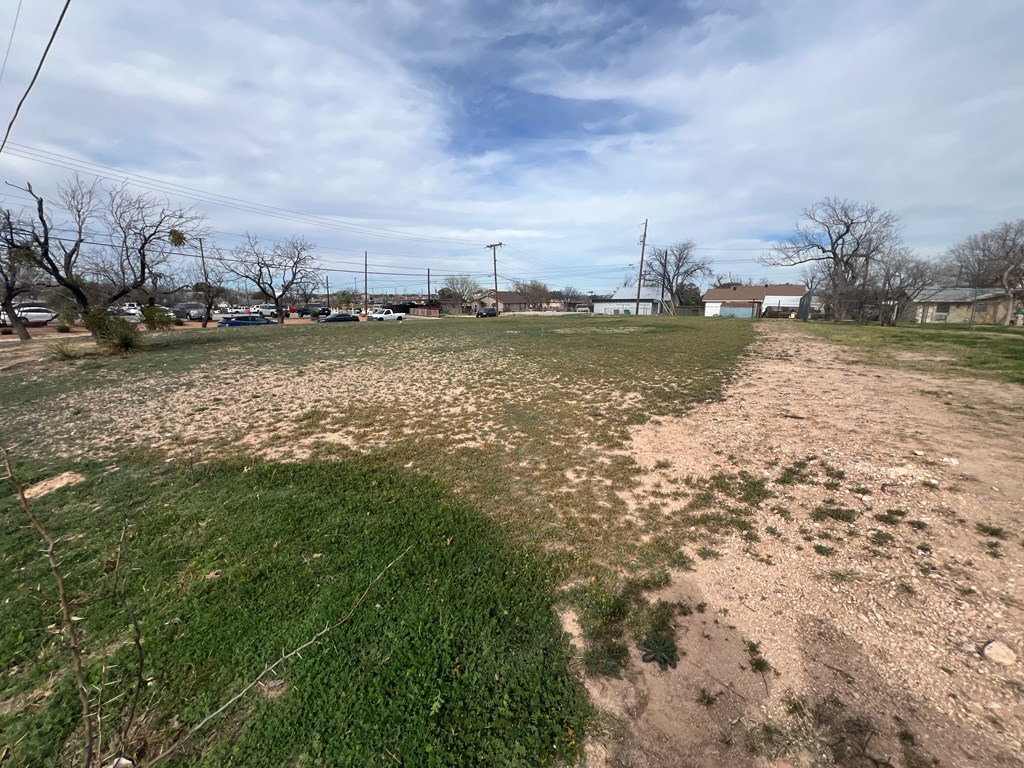 120 N Park St #12, San Angelo, Texas image 4