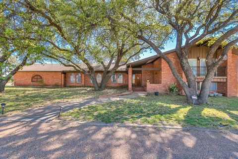 Homes For Sale - 6001 Hwy 83<br/> Winters, TX 79567