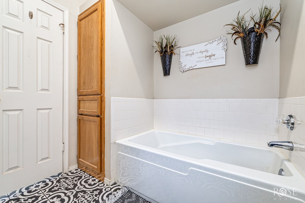 San Angelo, Texas 76904, United States, 3 Bedrooms Bedrooms, ,2 BathroomsBathrooms,Residential,Active,203302