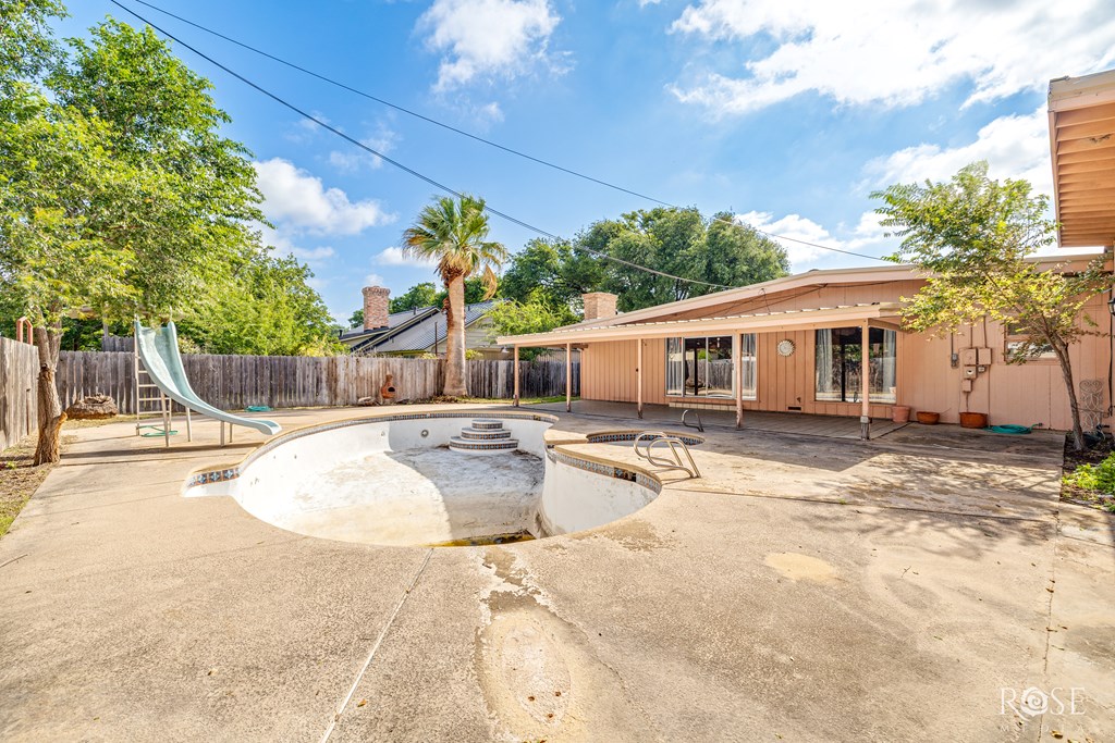 Big Lake, Texas 76932, United States, 4 Bedrooms Bedrooms, ,4 BathroomsBathrooms,Residential,Active,182882